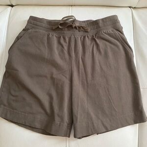 Karin Steven shorts